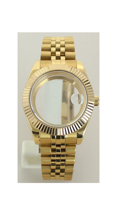 Gold jube with fluted bezel